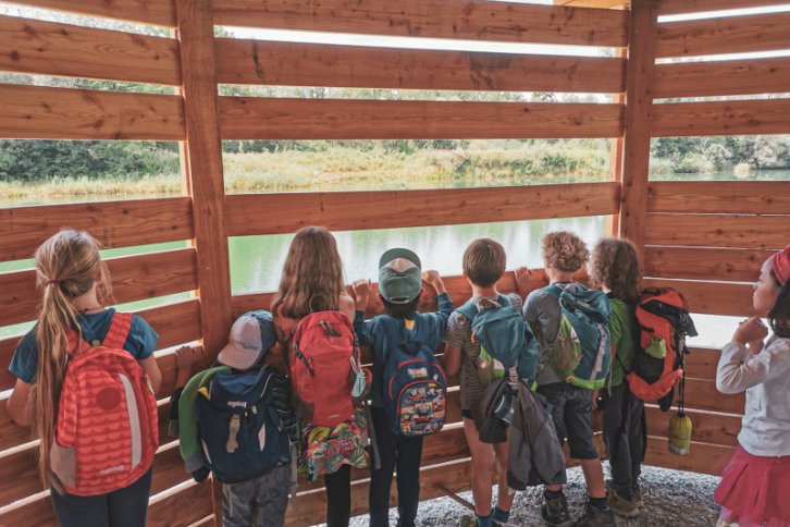 Für Schulen gibt es ein tolles Naturerlebnisprogramm.